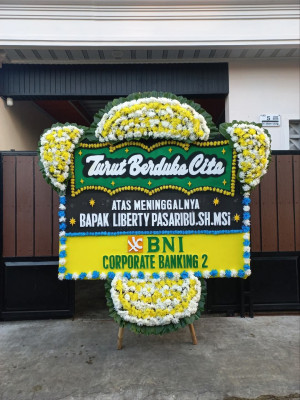 Papan Bunga Duka di Tanah Raja