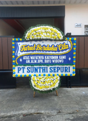 Papan Bunga Duka di Tanah Raja