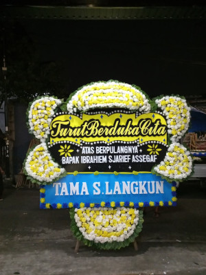 Papan Bunga Duka di Tanah Raja