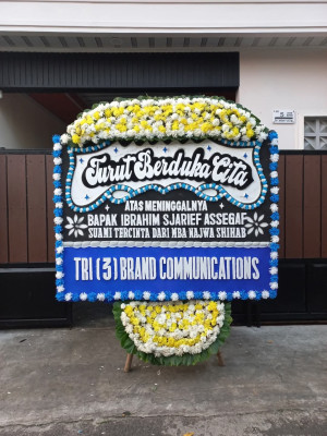 Papan Bunga Duka di Tanah Raja